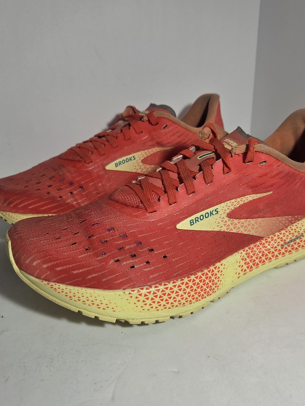 Brooks Hyperion Tempo Fusion Coral Neon Orange Running Shoes Womens 9 Medium B